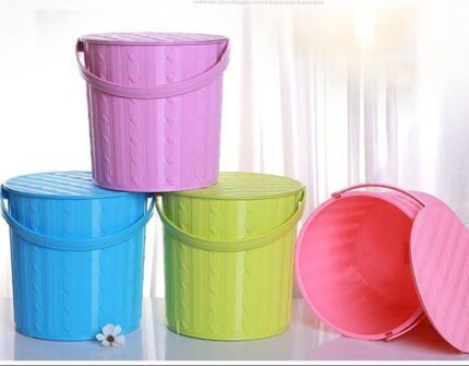Bucket with cover