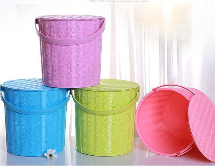 Bucket with cover - Image 1